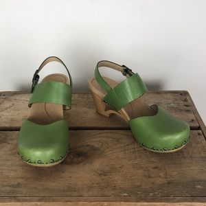 DANSKO green leather Thea clogs size 38 / 8